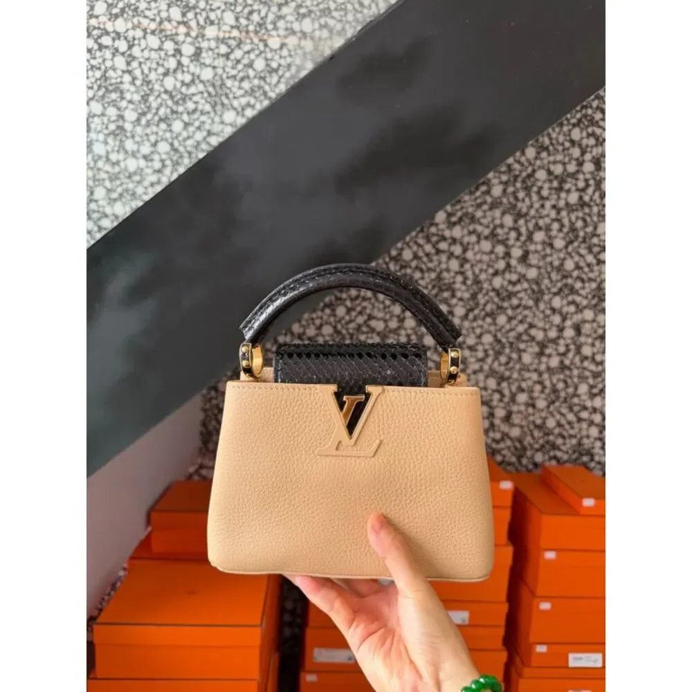 Louis Vuitton Women Pre-Loved Bag Very Good Condition